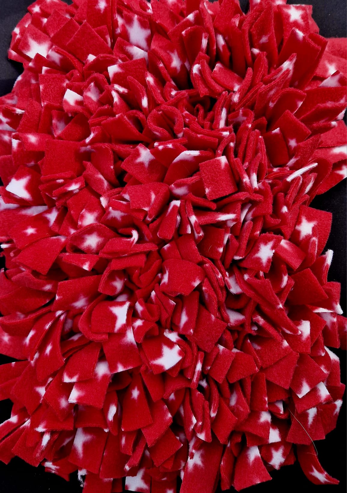 red with white starts medium snuffle mat